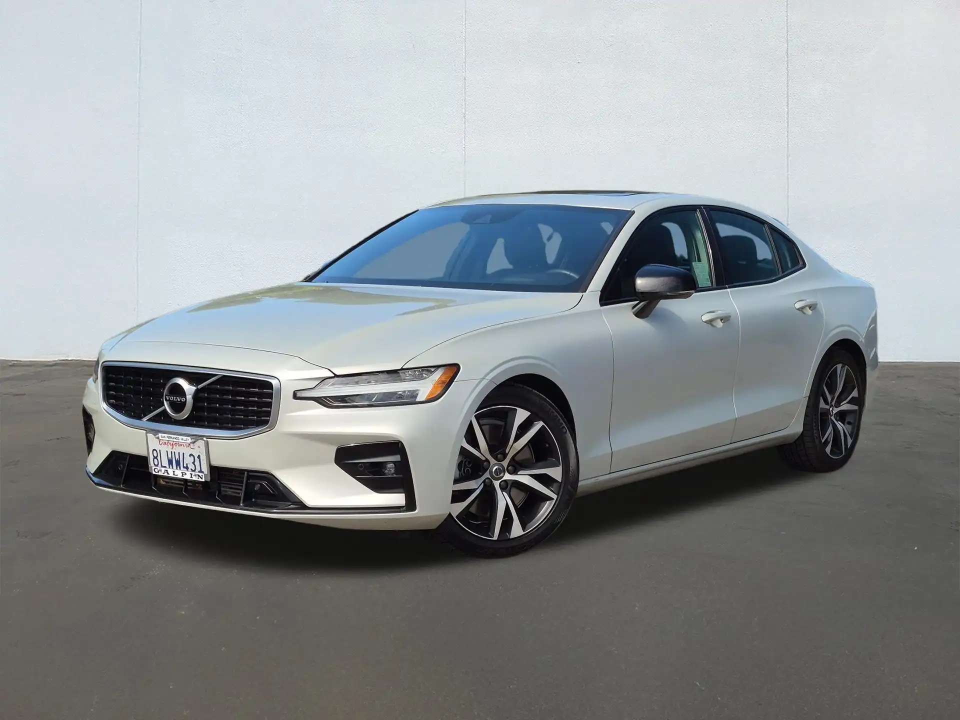 2019 Volvo S60 T6 R-Design AWD's photo