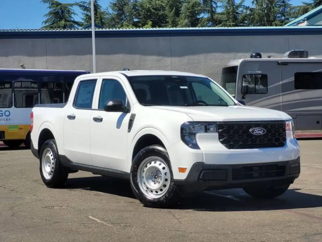 2026 Ford Maverick XL FWD's photo