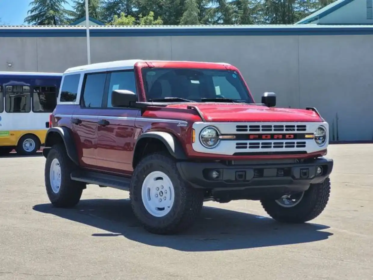 2026 Ford Bronco Heritage Edition 4x4's photo