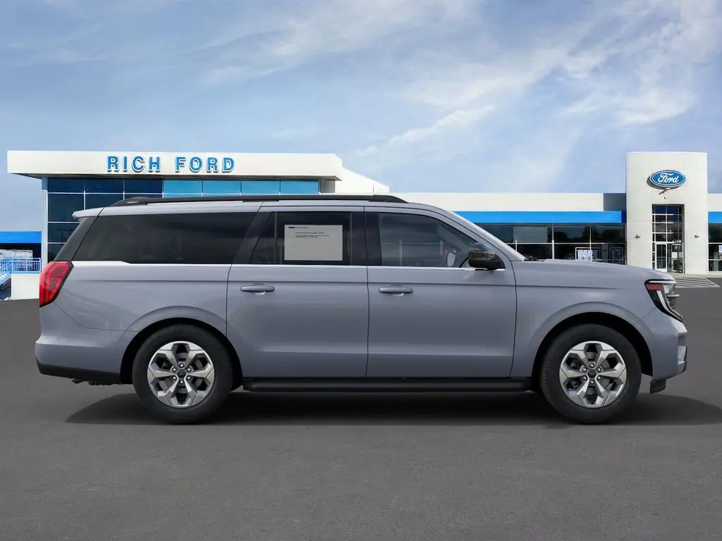 2027 Ford Expedition Active MAX 4x4 photo 5