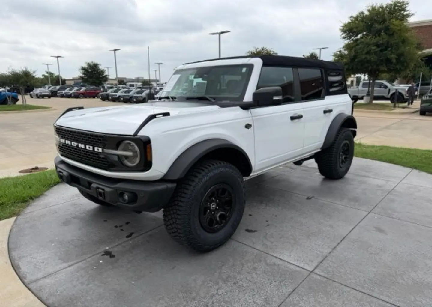 2023 Ford Bronco Wildtrak 4x4 photo 3