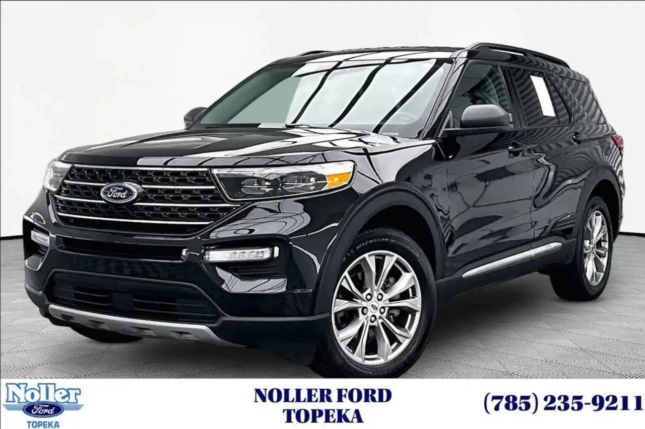 2023 Ford Explorer XLT 4WD's photo