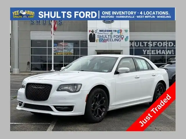 2022 Chrysler 300 Touring L AWD's photo