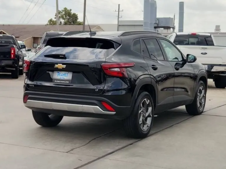 2025 Chevrolet Trax LT photo 5