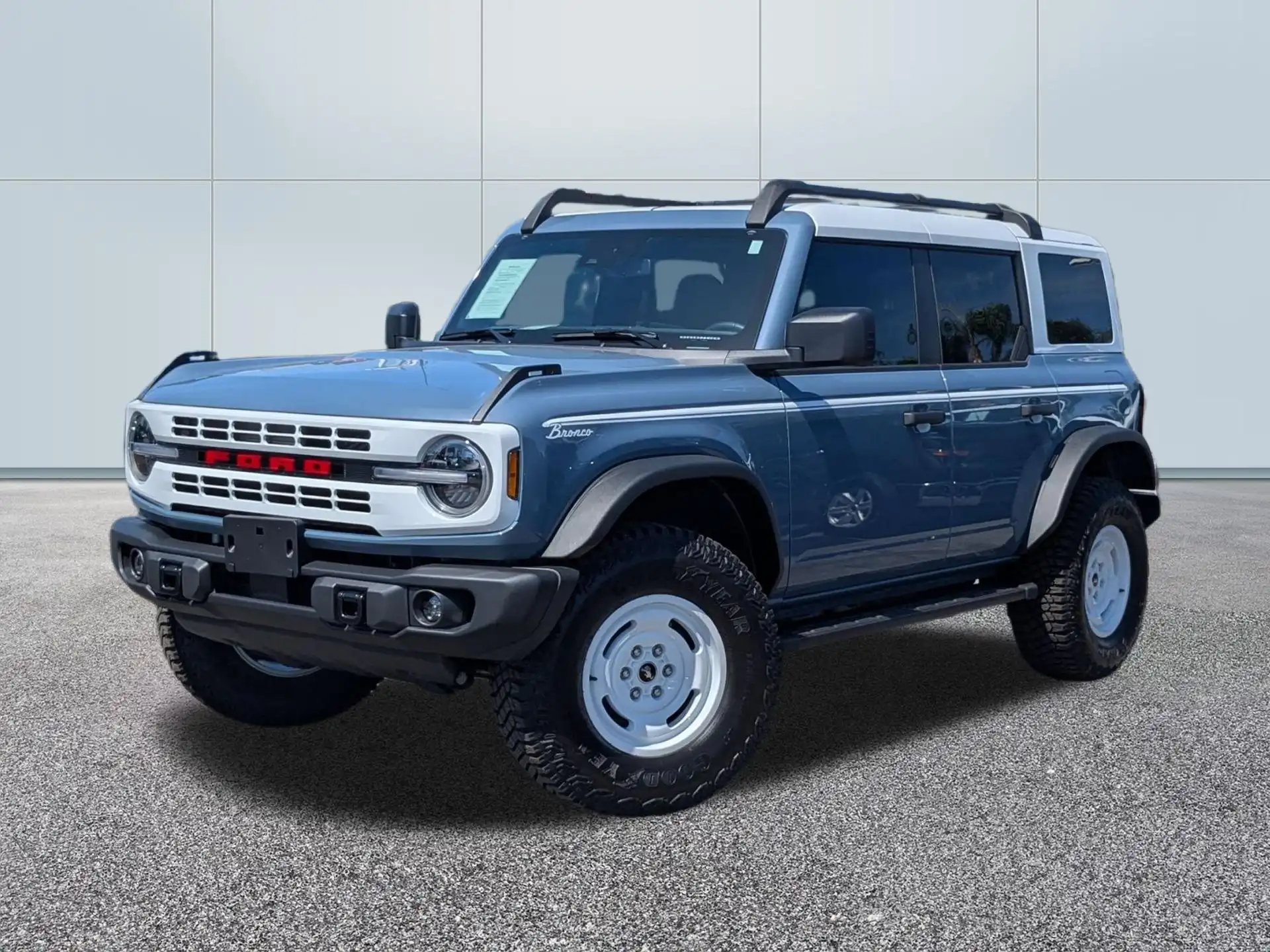2023 Ford Bronco Heritage Edition's photo