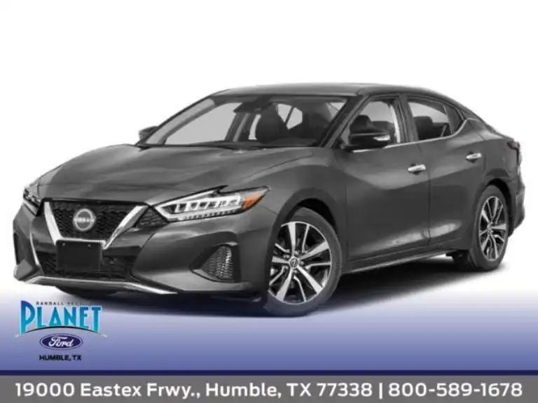2023 Nissan Maxima SV's photo