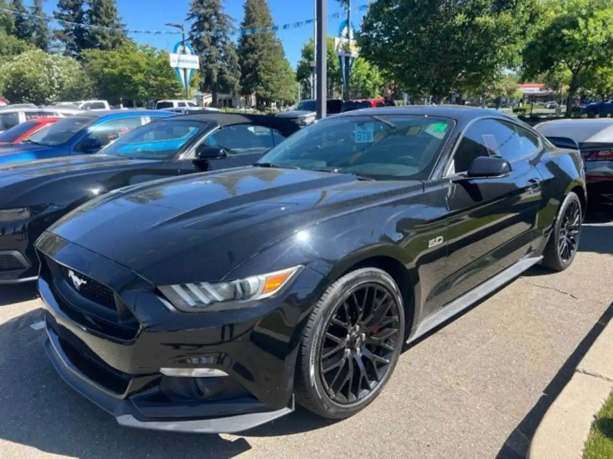 2016 Ford Mustang GT Coupe Premium's photo