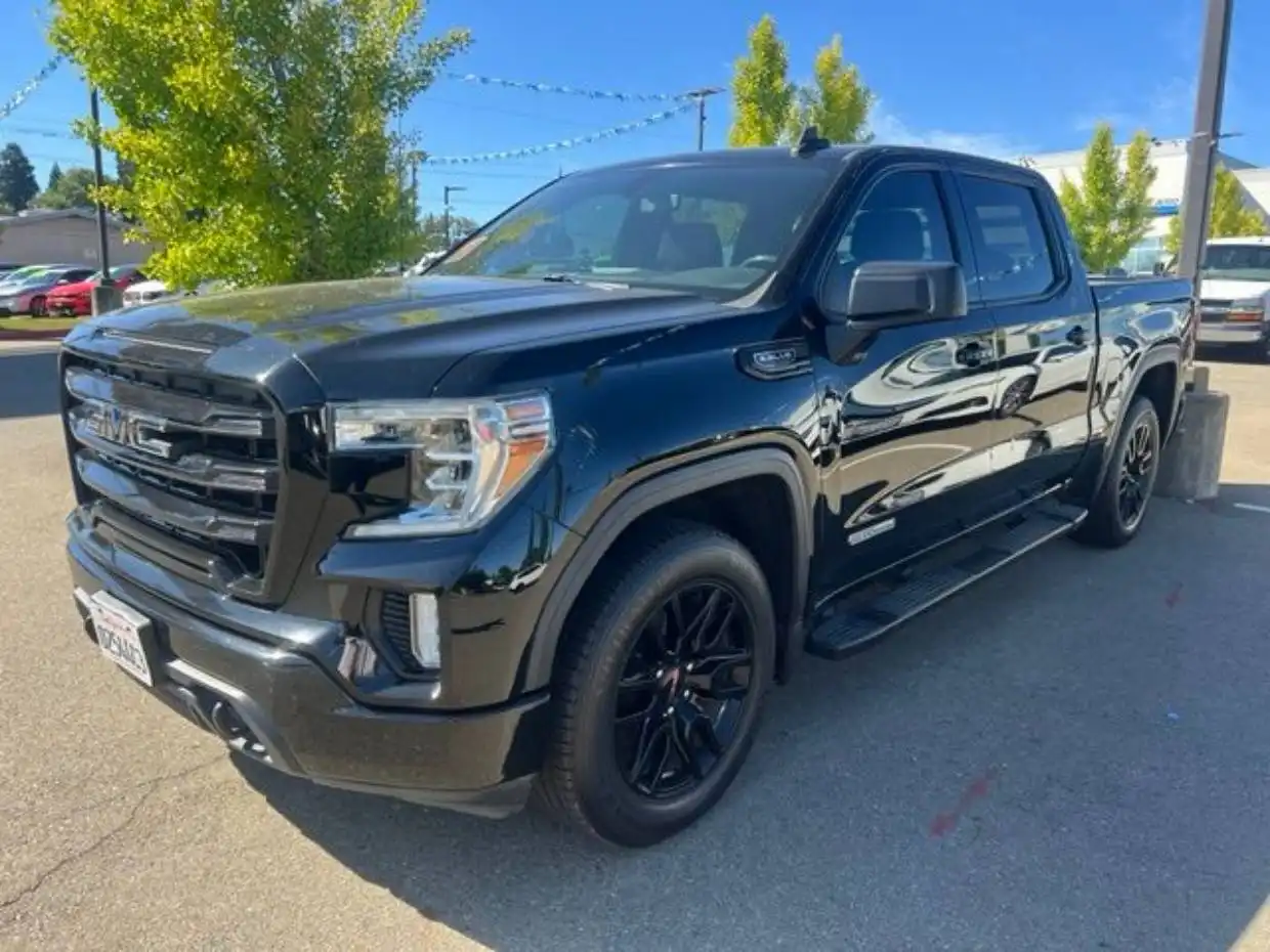 2020 GMC Sierra 4WD Crew Cab Standard Box Elevation's photo