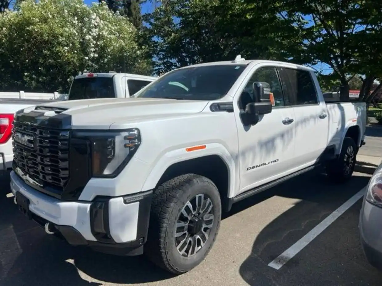 2024 GMC Sierra 4WD Crew Cab Long Box Denali Ultimate's photo
