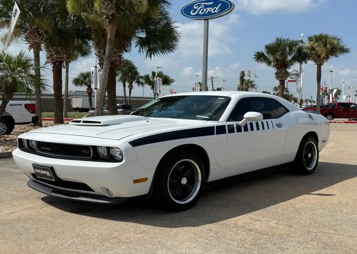 2014 Dodge Challenger R/T's photo