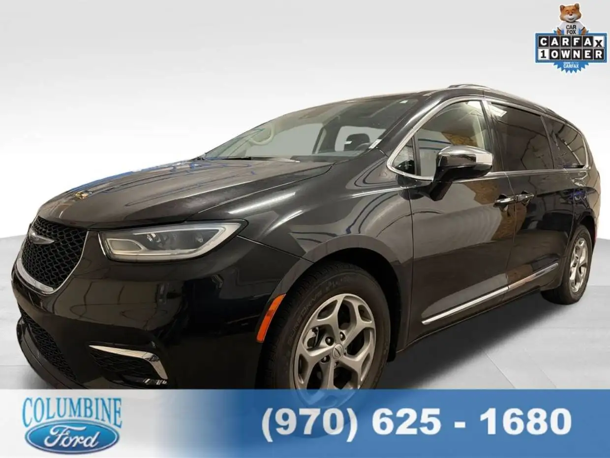 2023 Chrysler Pacifica Limited's photo
