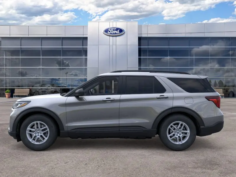 2026 Ford Explorer Active 4WD photo 3
