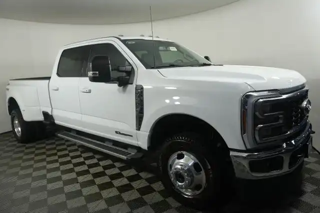 2026 Ford F-350 Lariat 4x4 Crew Cab 8' Box DRW's photo