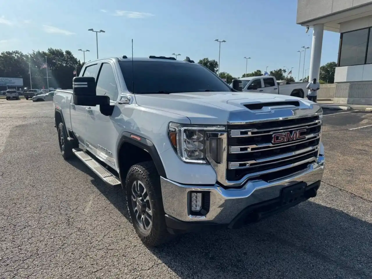 2021 GMC Sierra SLE 4WD Crew Cab Standard Box's photo