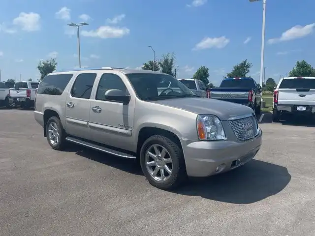 2007 GMC Yukon Denali's photo