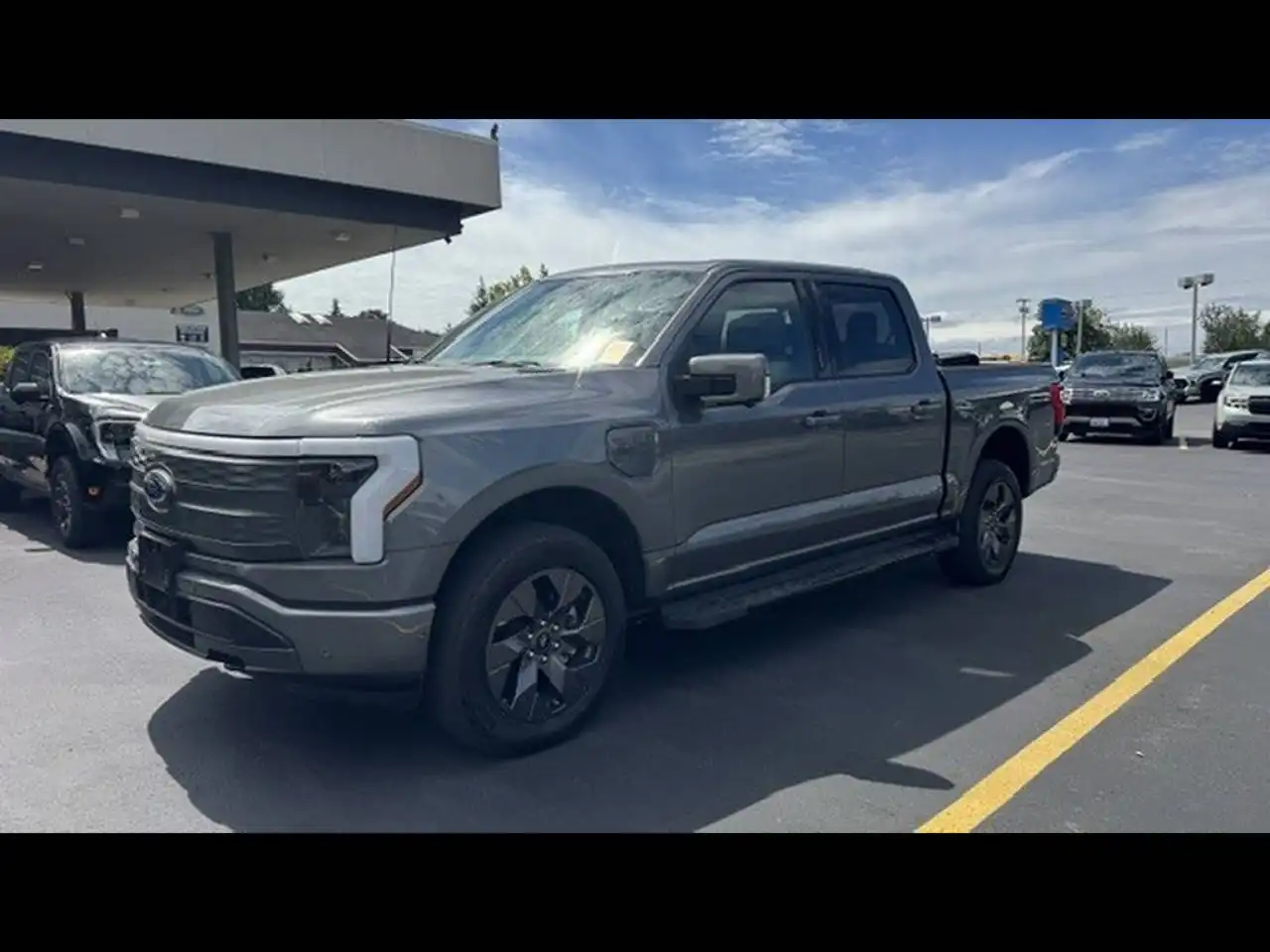 2023 Ford F-150 Lariat 4x4 SuperCrew 5-1/2 Box's photo