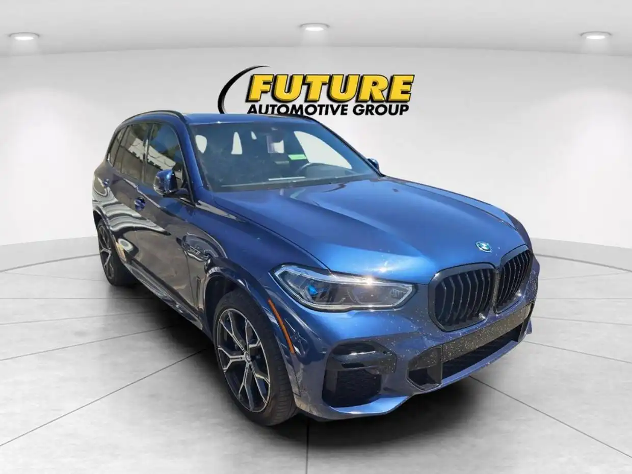 2023 BMW X5 xDrive45e's photo