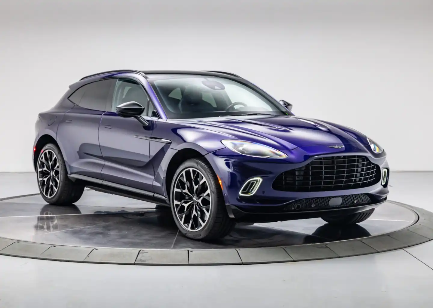 2022 Aston Martin DBX 4.0 V8 AWD's photo