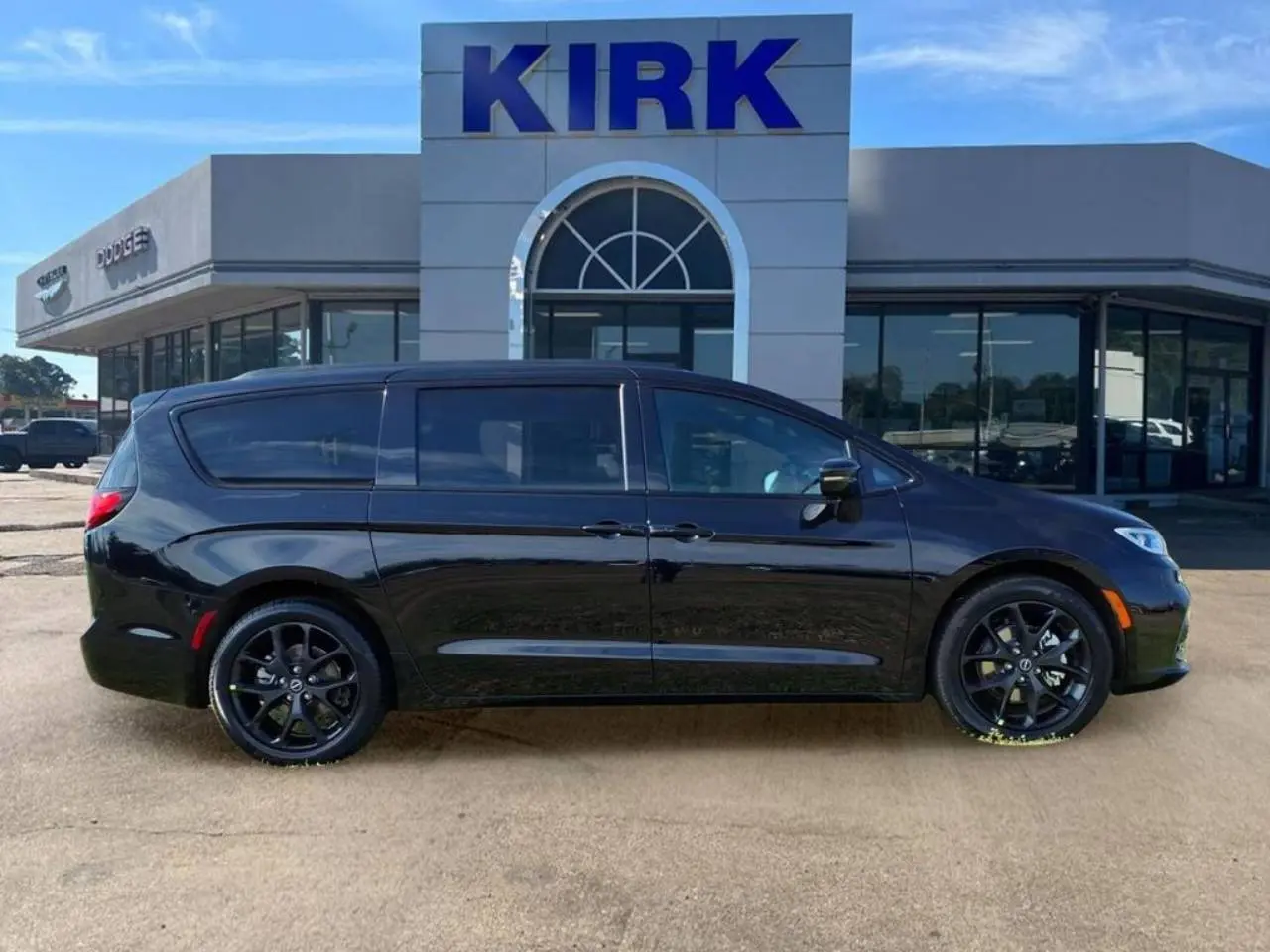 2026 Chrysler Pacifica Select photo 5