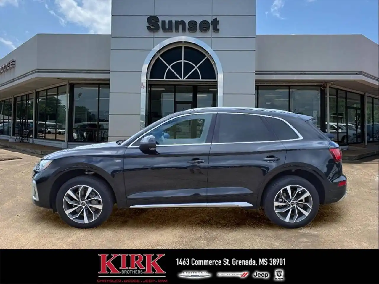 2024 Audi Q5 45 Premium Plus's photo
