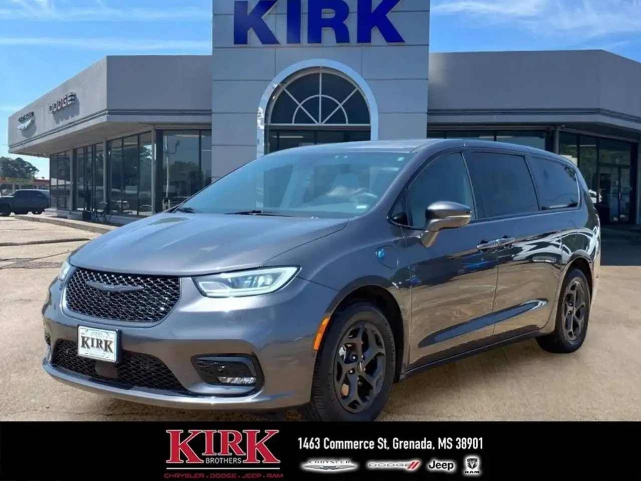 2022 Chrysler Pacifica Hybrid Touring L Hybrid's photo