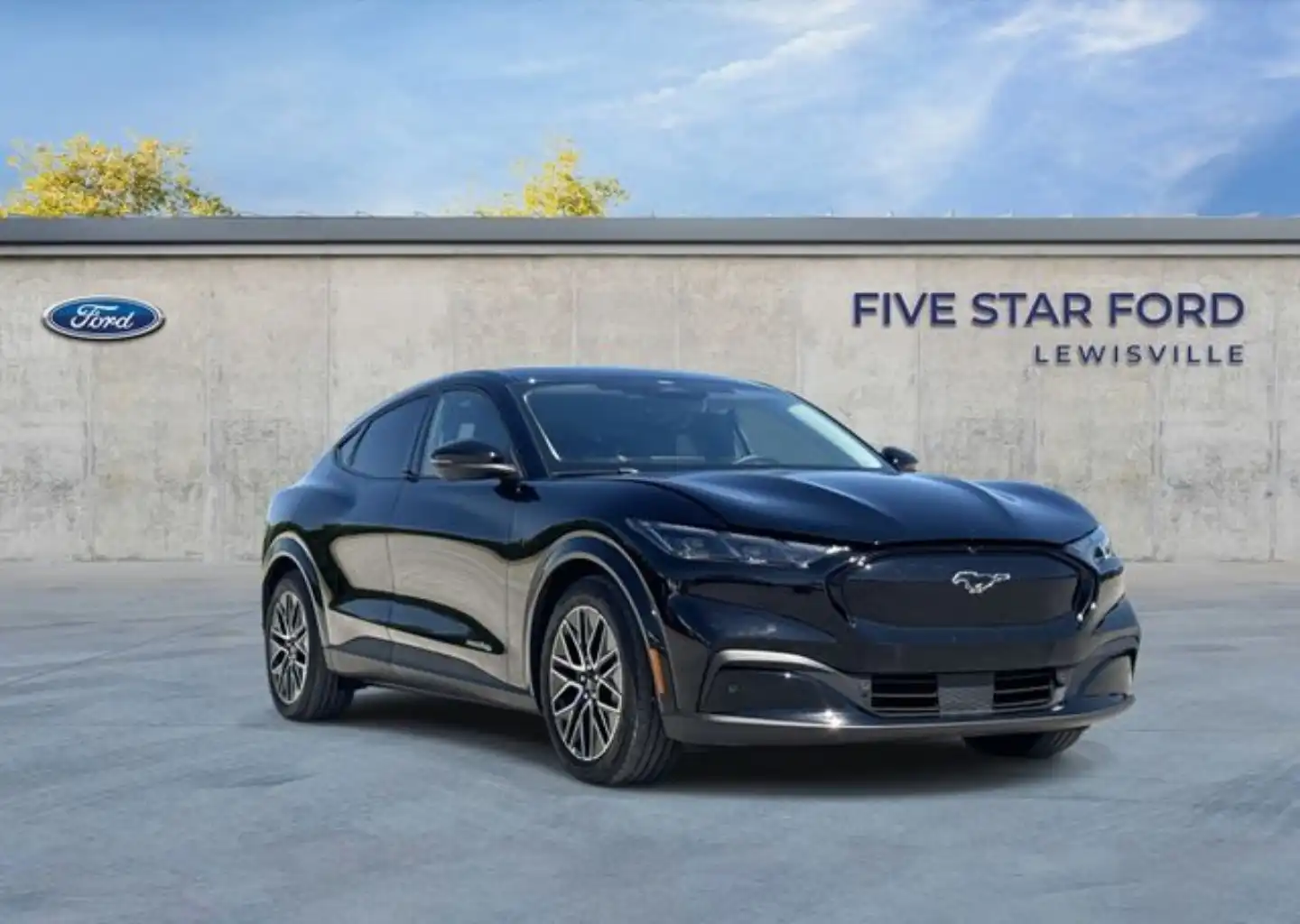 2025 Ford Mustang-Mach-e Premium's photo