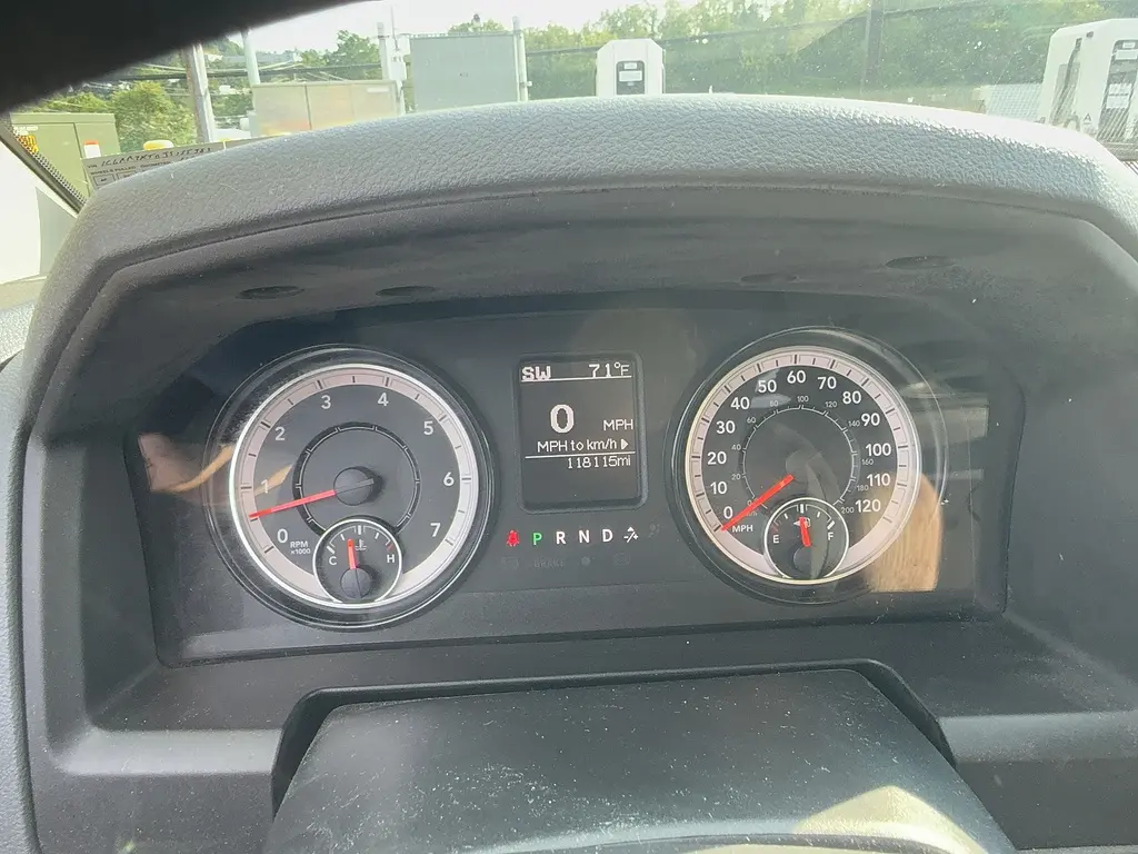 2018 RAM 1500 Express 4x4 Crew Cab 5'7 photo 5