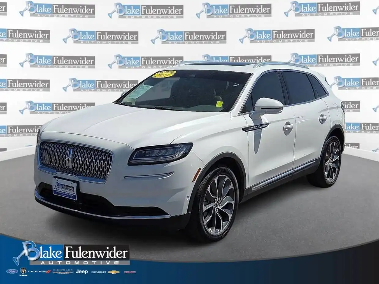 2023 Lincoln Nautilus Reserve FWD's photo