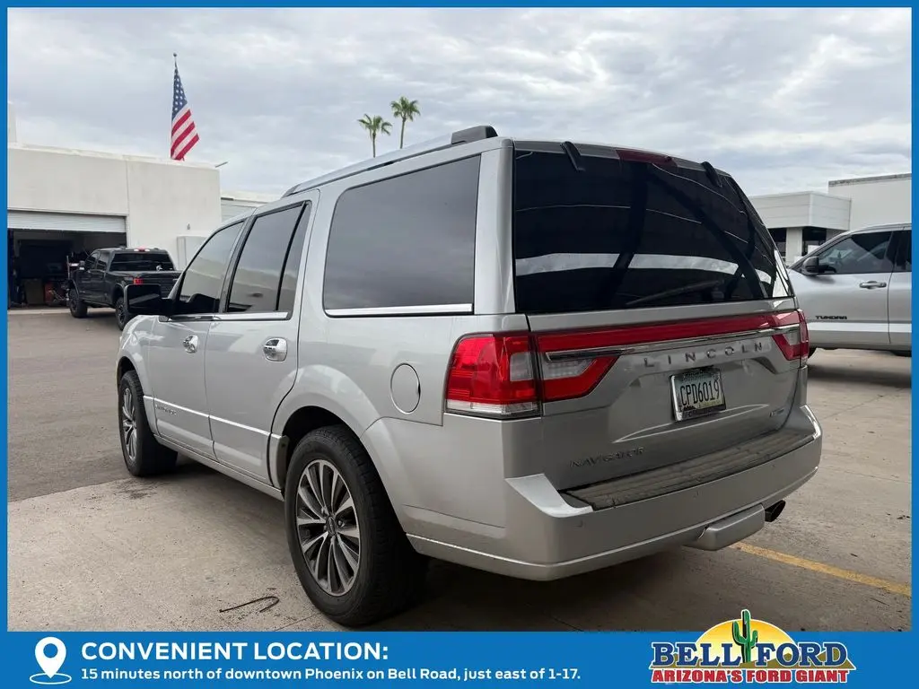 2015 Lincoln Navigator 4x4 photo 3