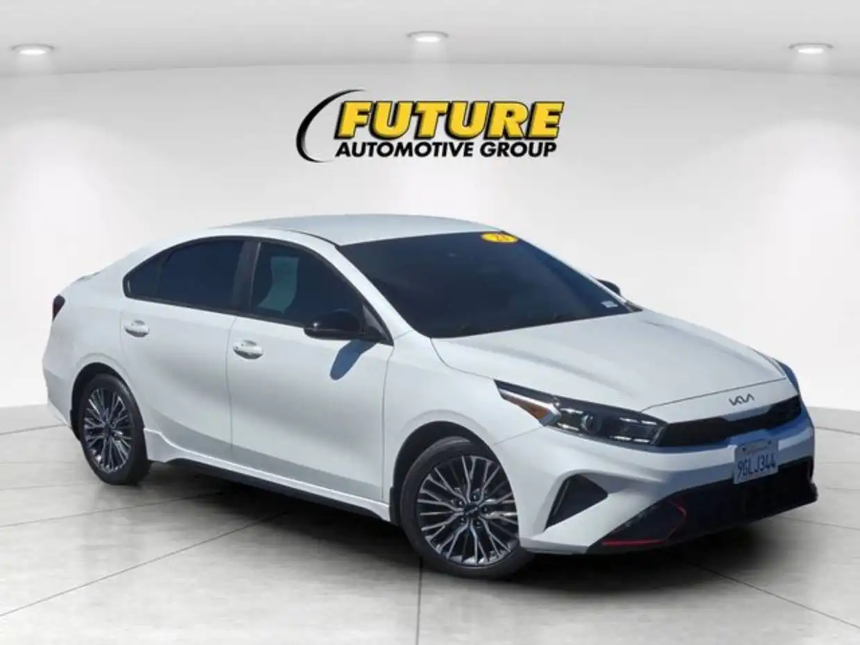 2023 Kia Forte GT-Line AT's photo