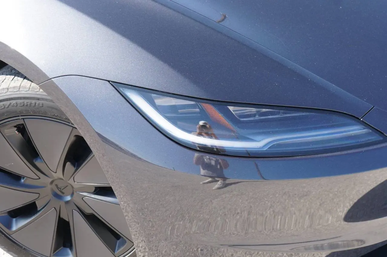 2024 Tesla Model 3 Base photo 3