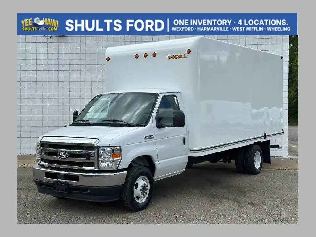 2027 Ford E-Series DRW E-450 Super Duty 176 in WB's photo