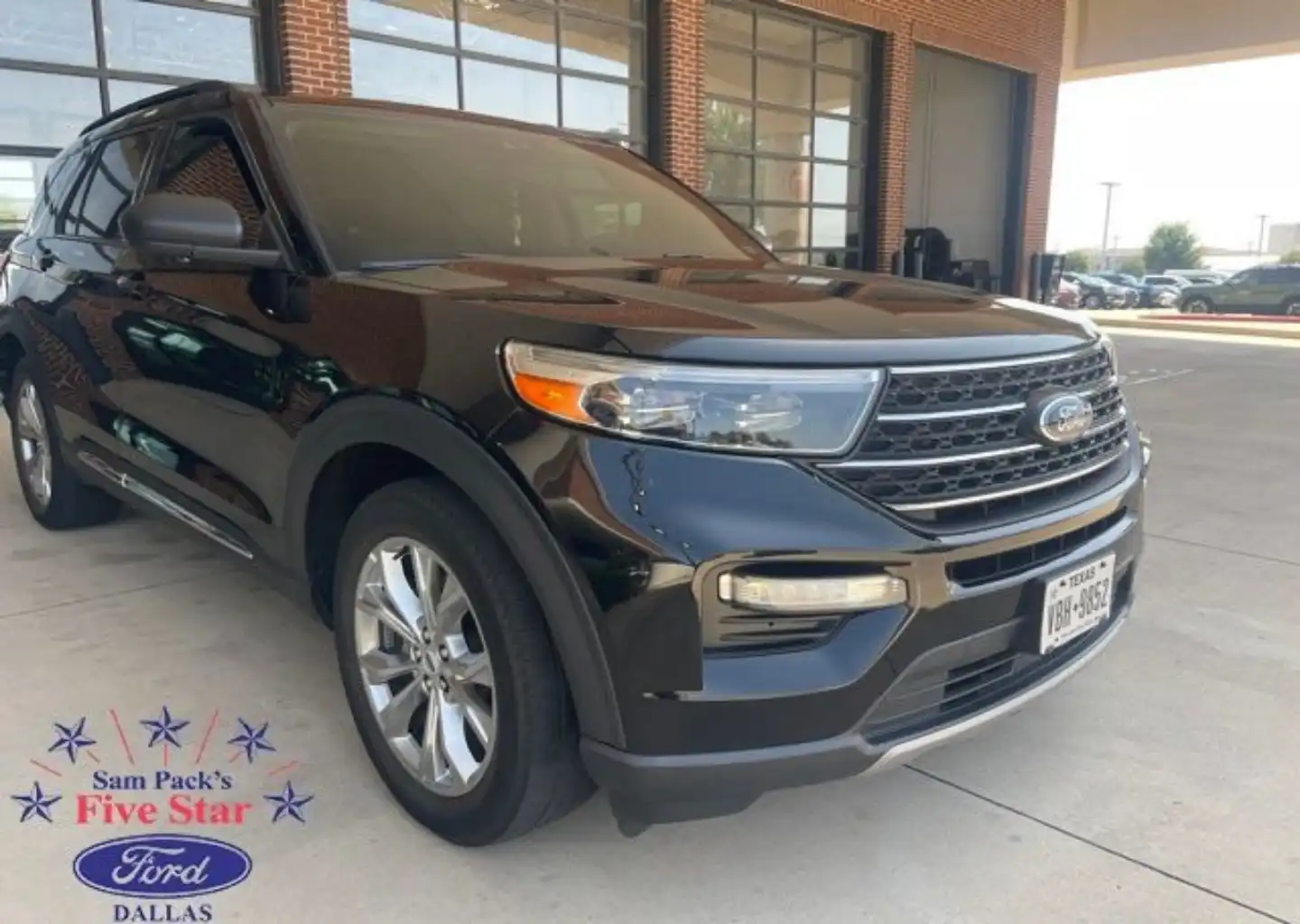 2023 Ford Explorer XLT RWD's photo