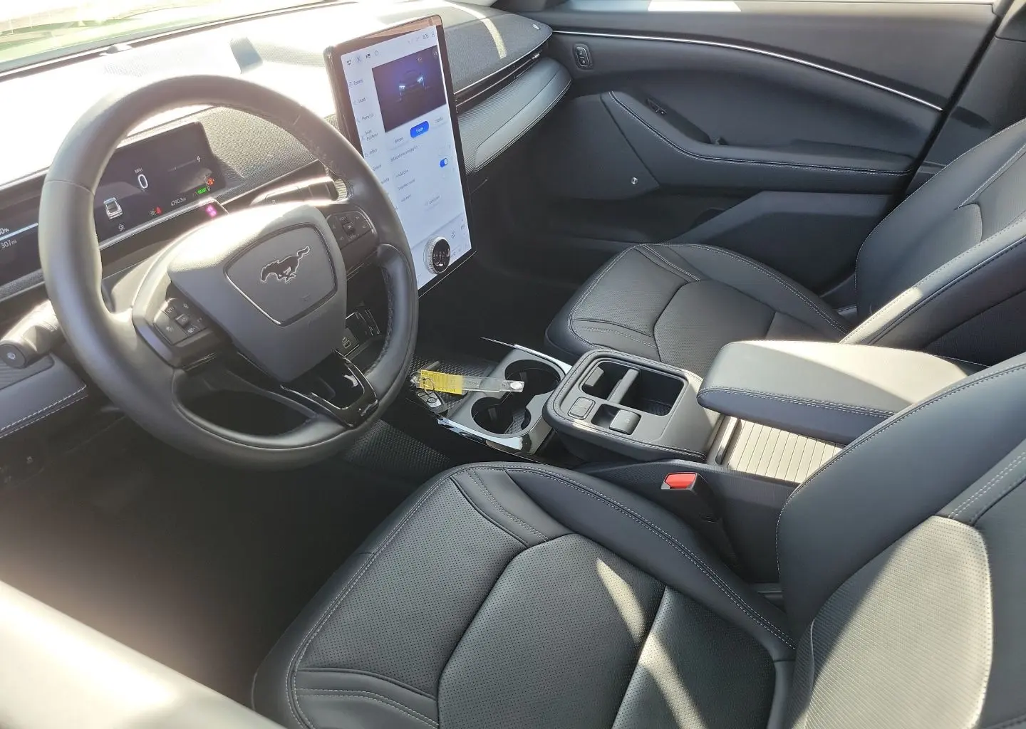 2025 Ford Mustang-Mach-e Premium photo 3
