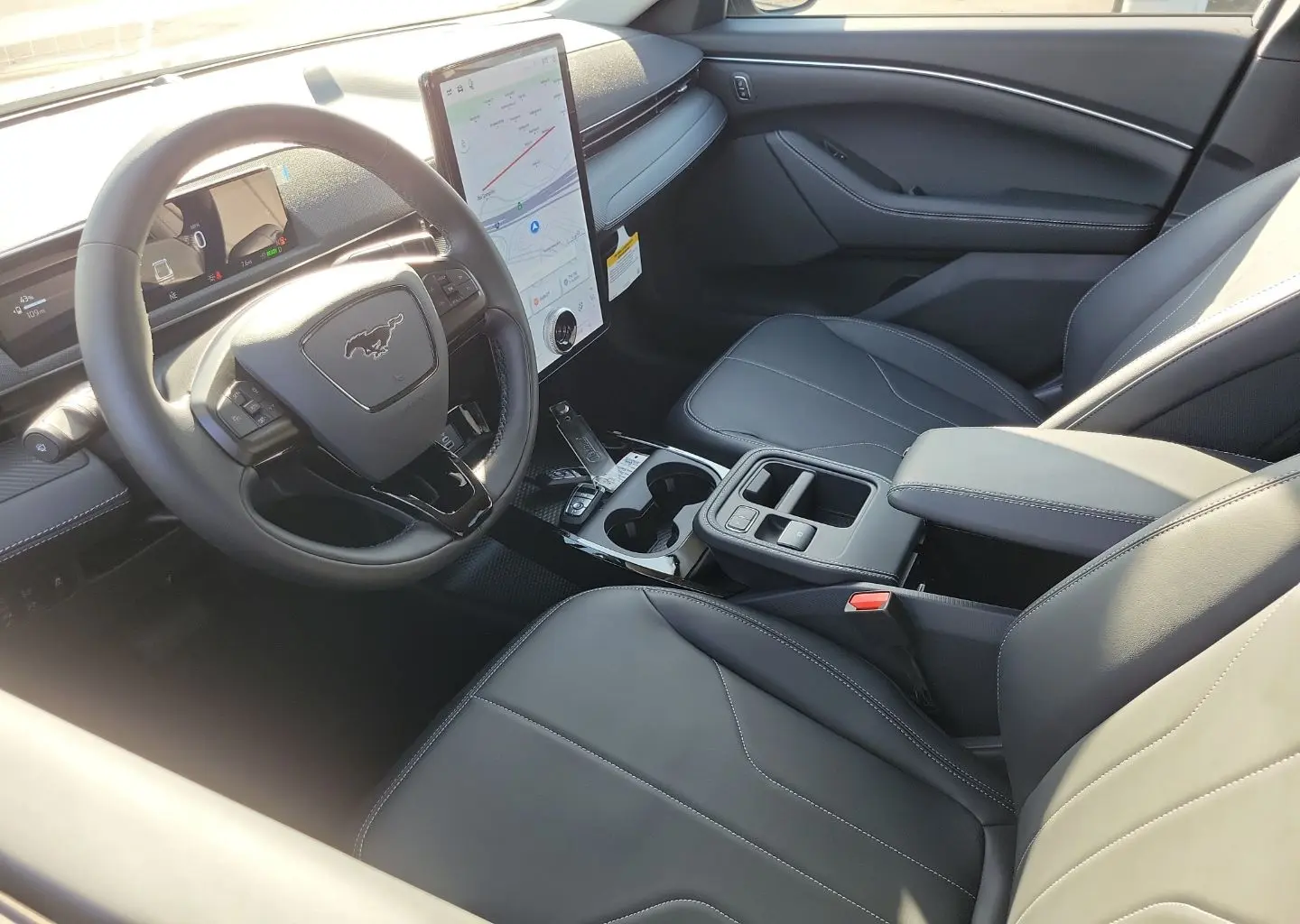 2026 Ford Mustang-Mach-e Select photo 3