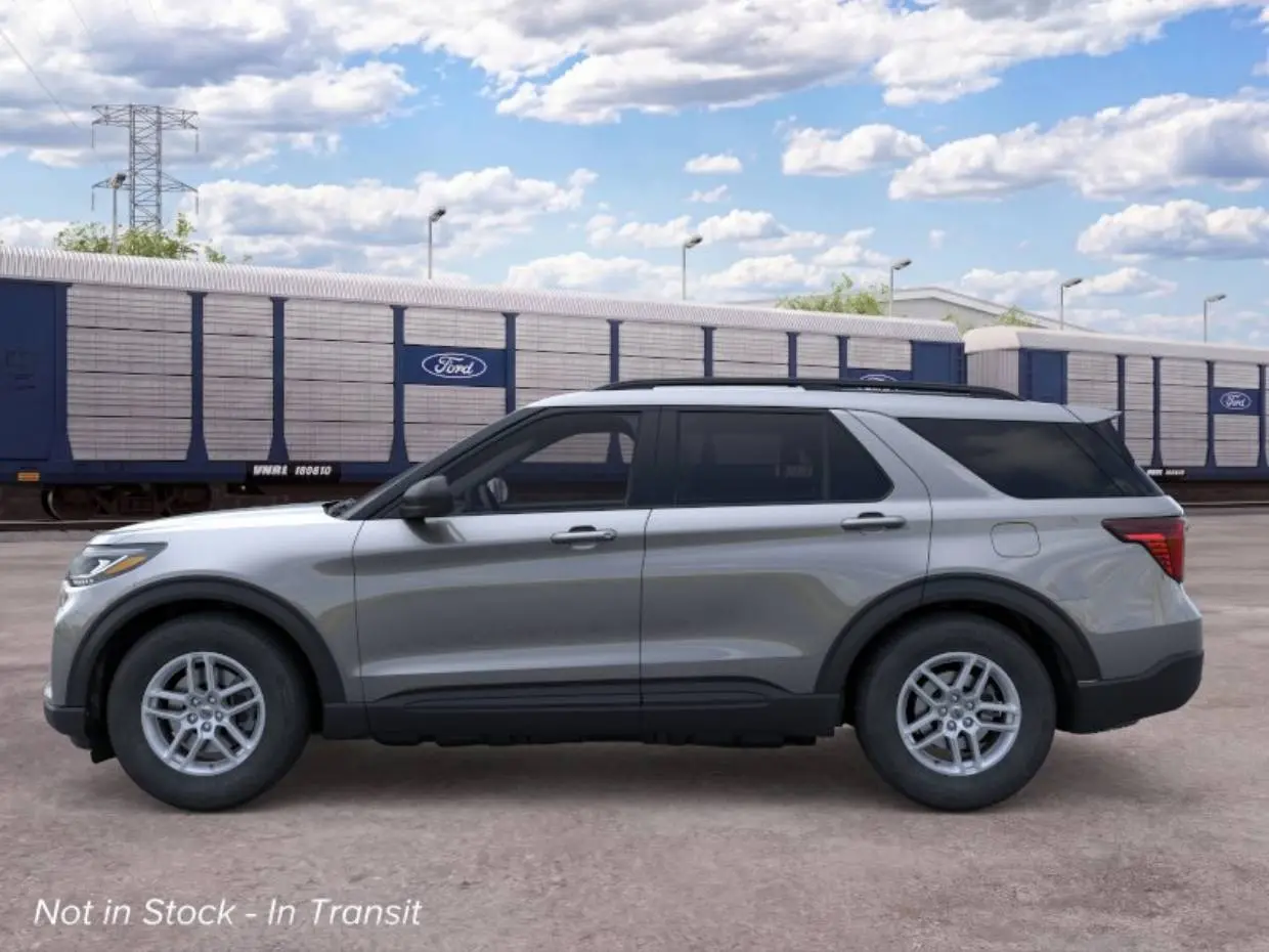 2026 Ford Explorer undefined photo 3