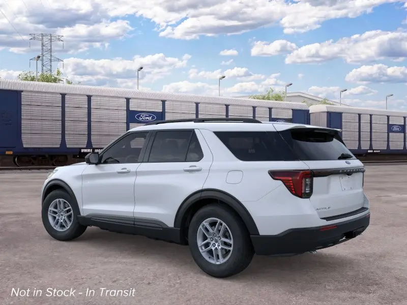 2026 Ford Explorer Active 4WD photo 4