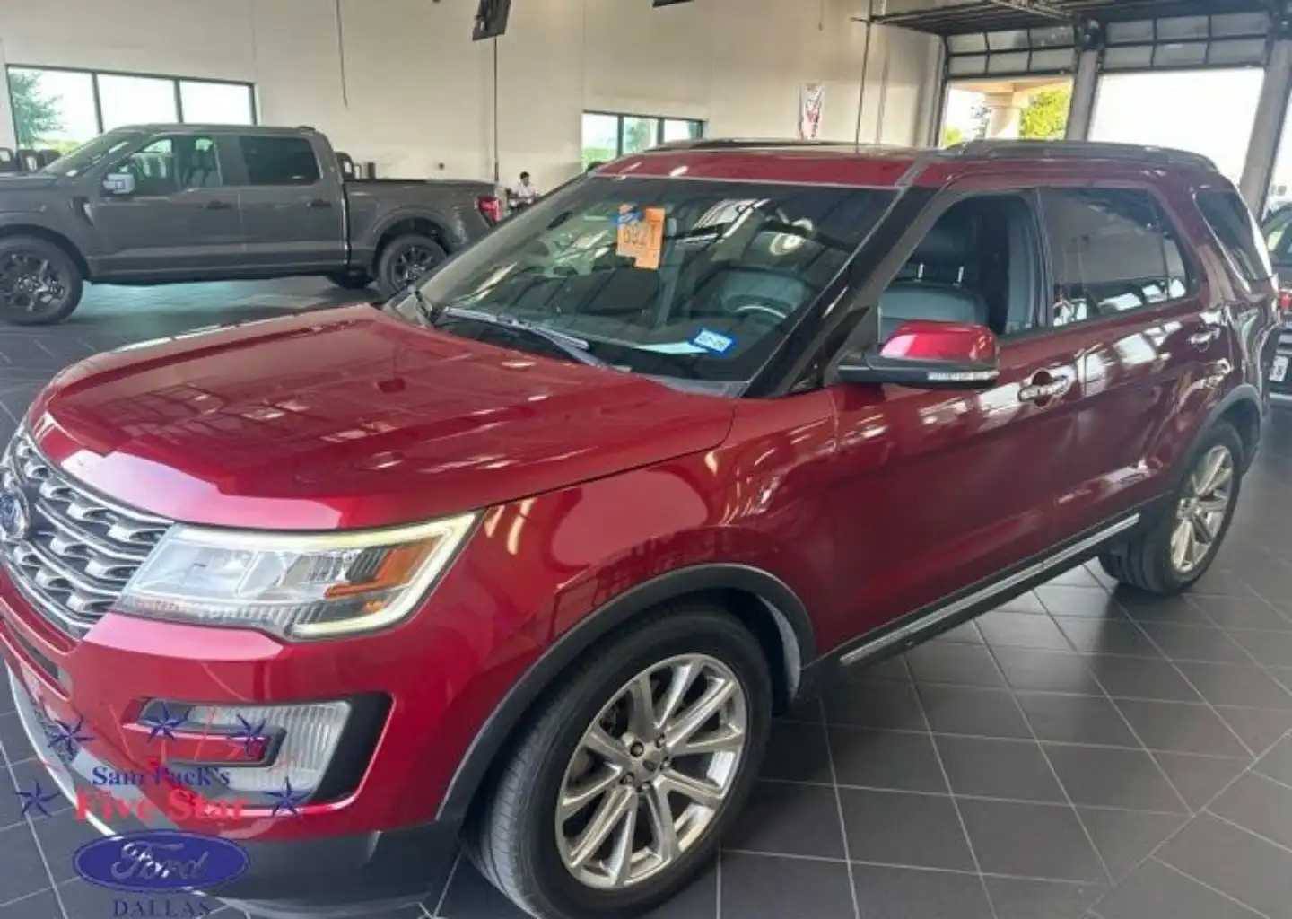 2017 Ford Explorer Limited FWD's photo
