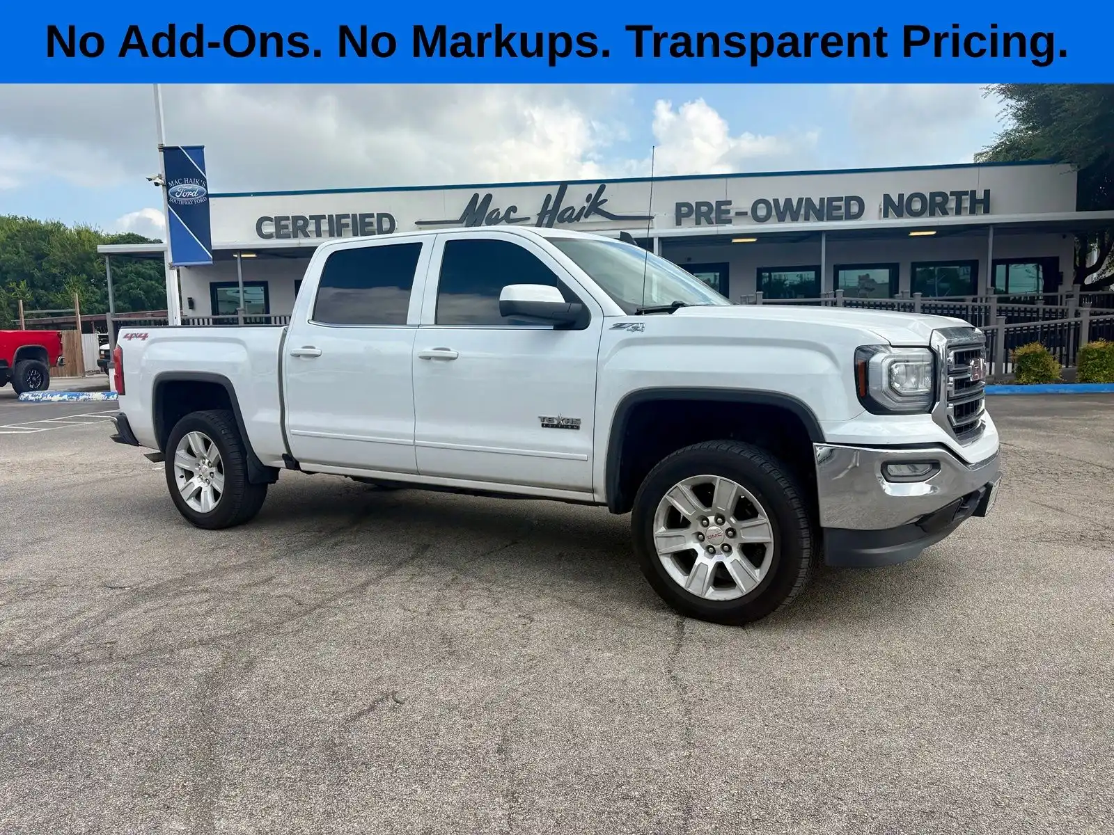 2017 GMC Sierra 4WD Crew Cab Standard Box SLE's photo