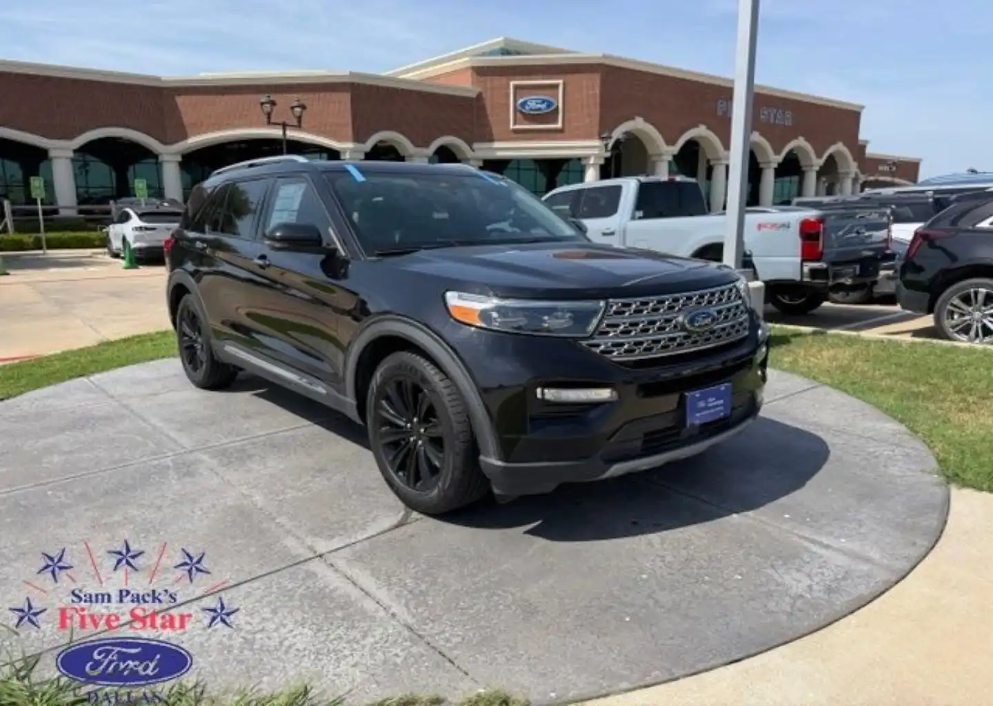 2020 Ford Explorer Limited RWD's photo