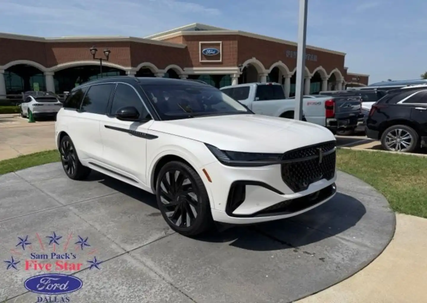2024 Lincoln Nautilus Black Label AWD's photo