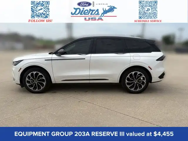 2025 Lincoln Nautilus Reserve AWD's photo