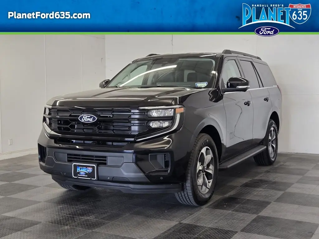 2027 Ford Expedition Active photo 3