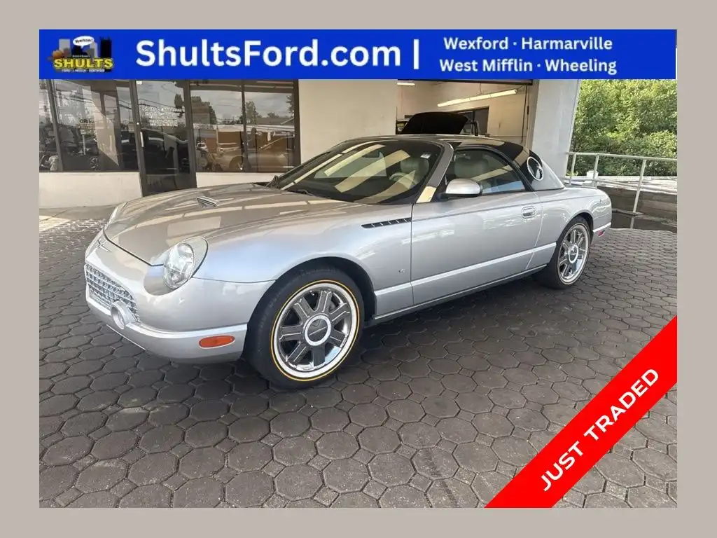 2004 Ford Thunderbird Deluxe's photo