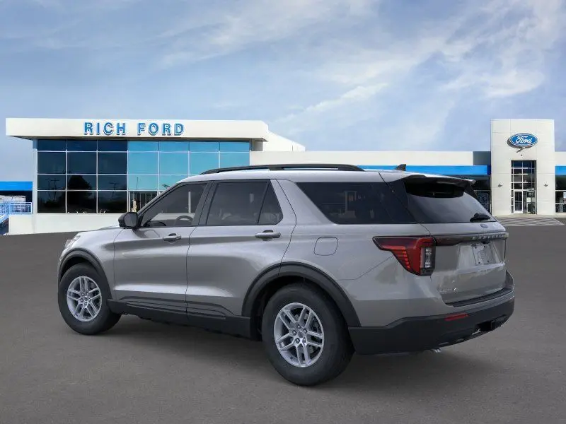 2026 Ford Explorer undefined photo 4