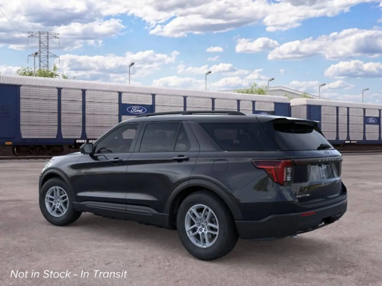 2026 Ford Explorer undefined photo 4