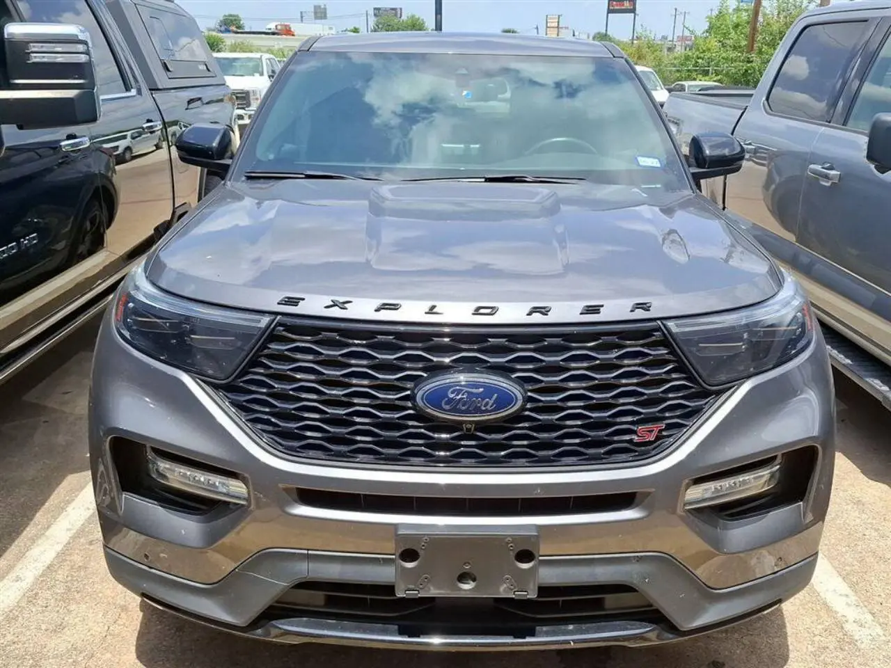 2022 Ford Explorer ST 4WD photo 5