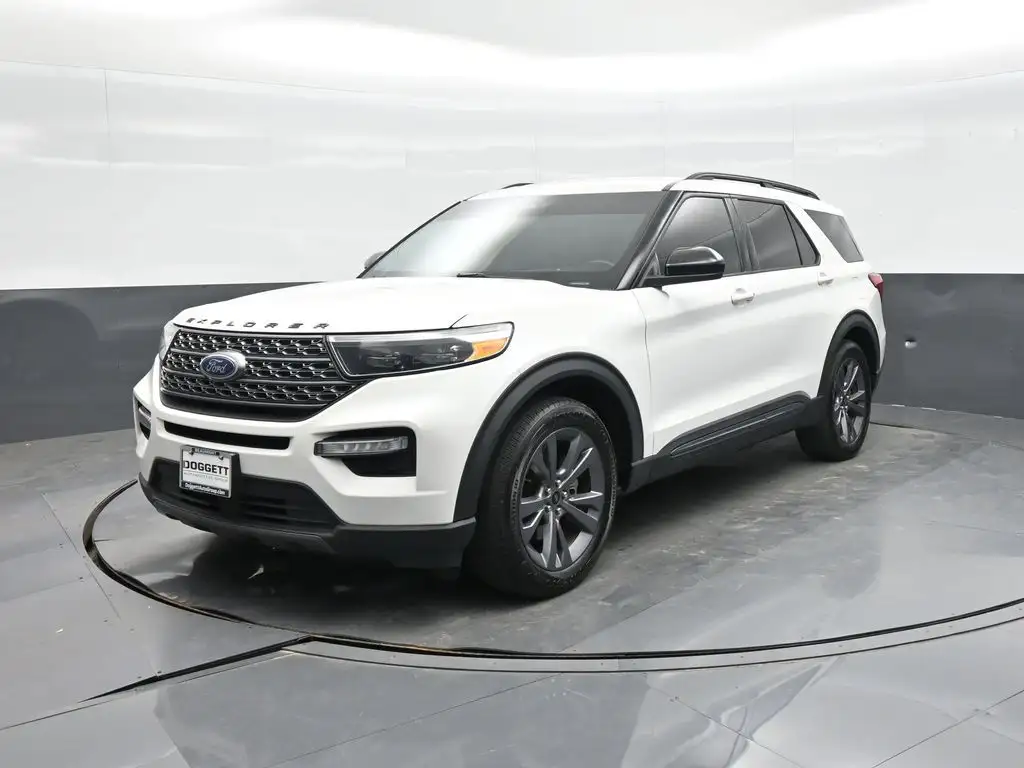 2023 Ford Explorer XLT RWD's photo