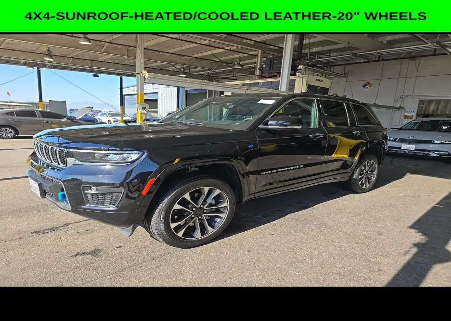 2022 Jeep Grand Cherokee Overland 4xe 4x4's photo