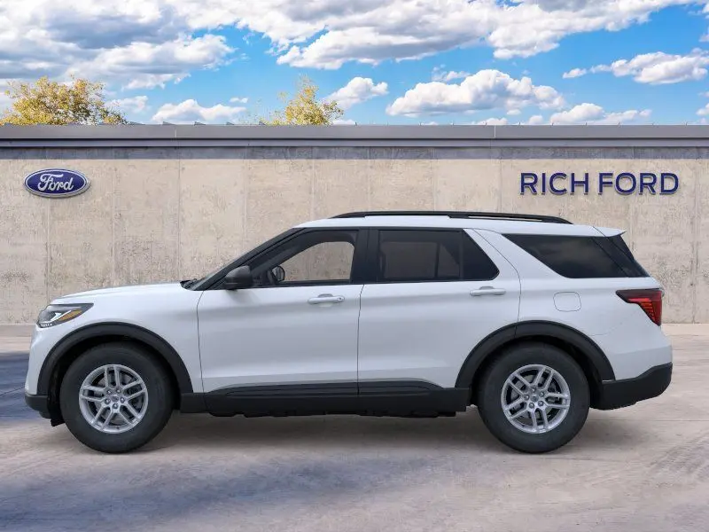 2026 Ford Explorer undefined photo 3